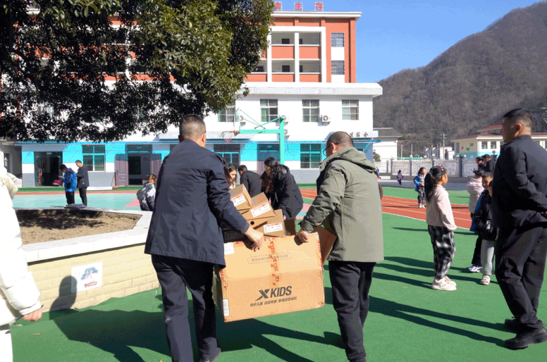 「心」起点暖流計画―中科摩通の愛が鎮坪に集まる